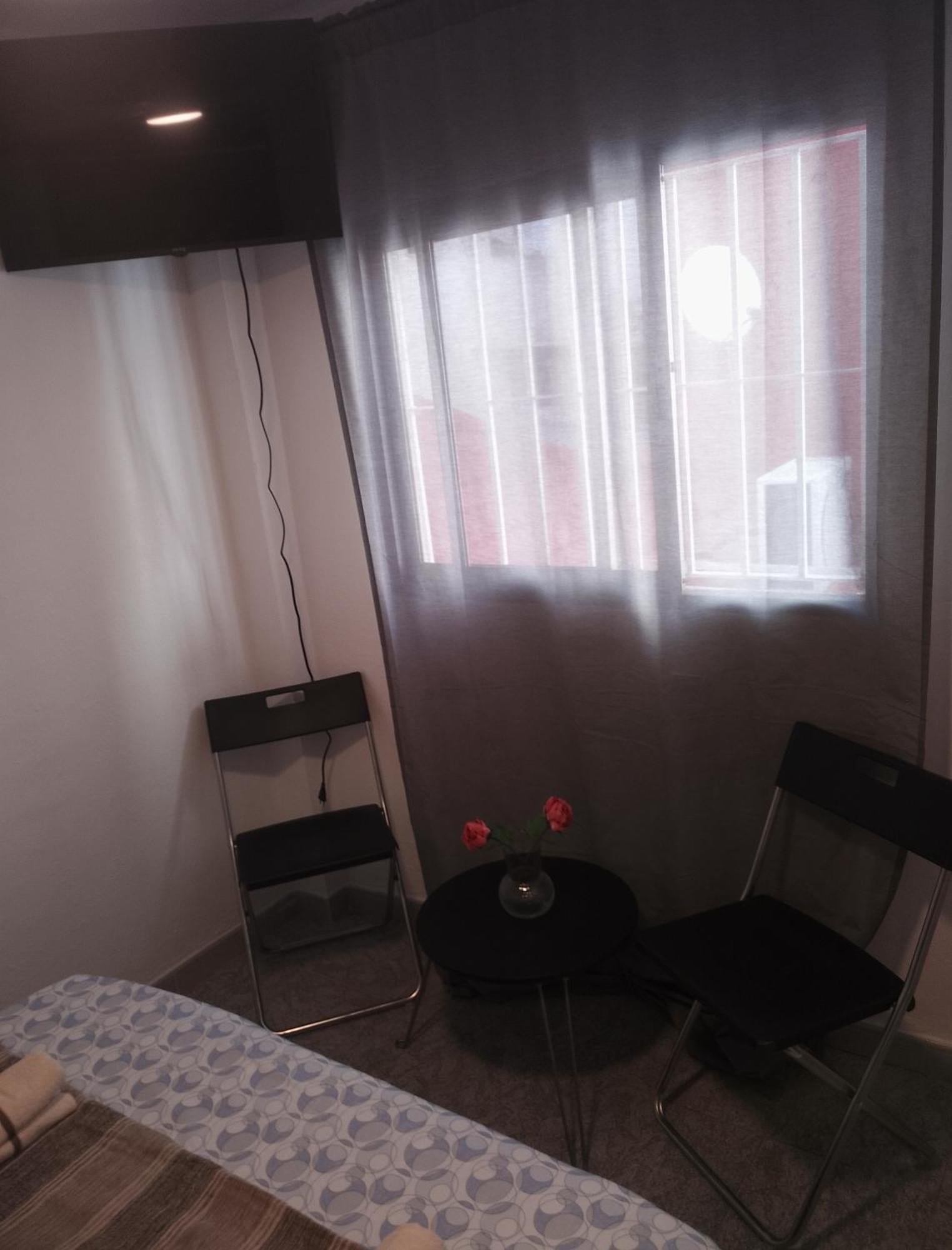 Malaga Center Rooms Bagian luar foto