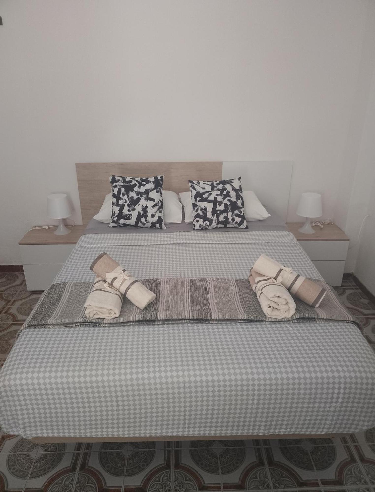 Malaga Center Rooms Bagian luar foto