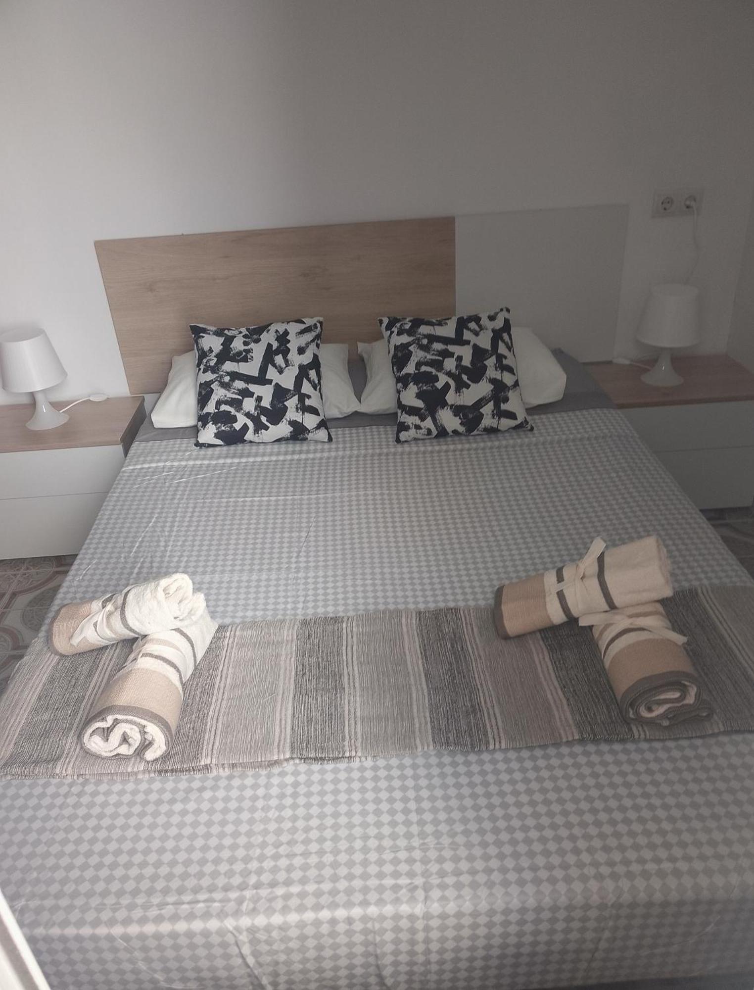 Malaga Center Rooms Bagian luar foto