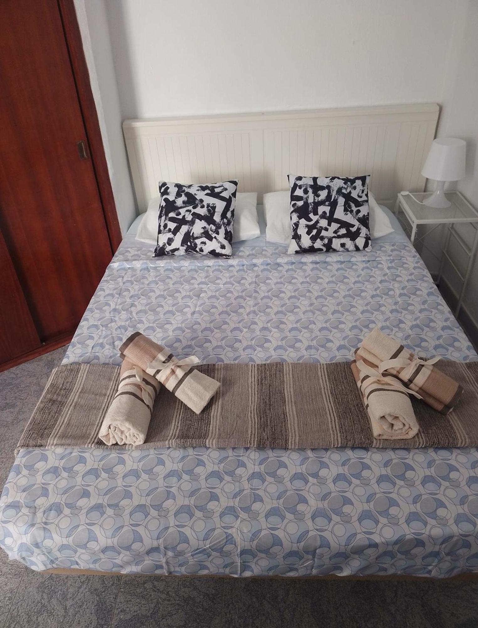 Malaga Center Rooms Bagian luar foto